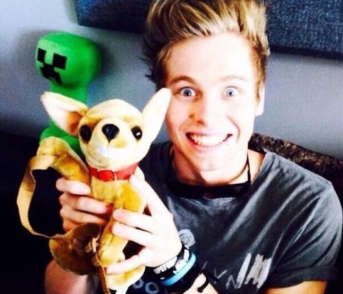 wanderingluek:  Just a small collection of under appreciated luke moments 