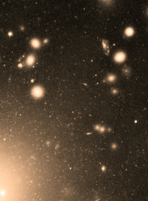 neo-catharsis:A snapshot of Abell 1689’s globular clusters, 2013, NASA/ESA Hubble Space T