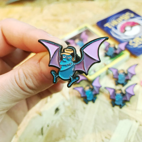 welele:  logoside:  THUMBS, en Etsy.  Incumplen derechos de imagen por dos y por eso te gustan el doble