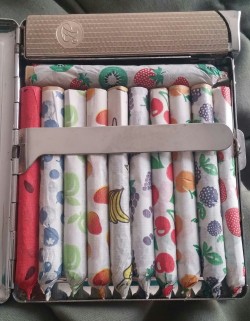thestoneyfox:I love my joint case. 