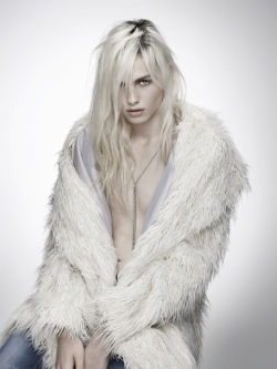 an-andrej-pejic-blog:  The unpublished Jez