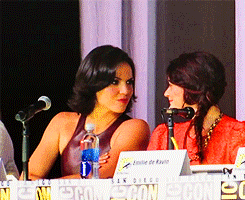 j2thepowerof3:Lana Parrilla’s inability to wink