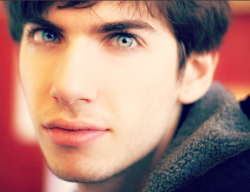 myfuckingangel:David Karp - Tumblr Creator &lt;3&lt;3