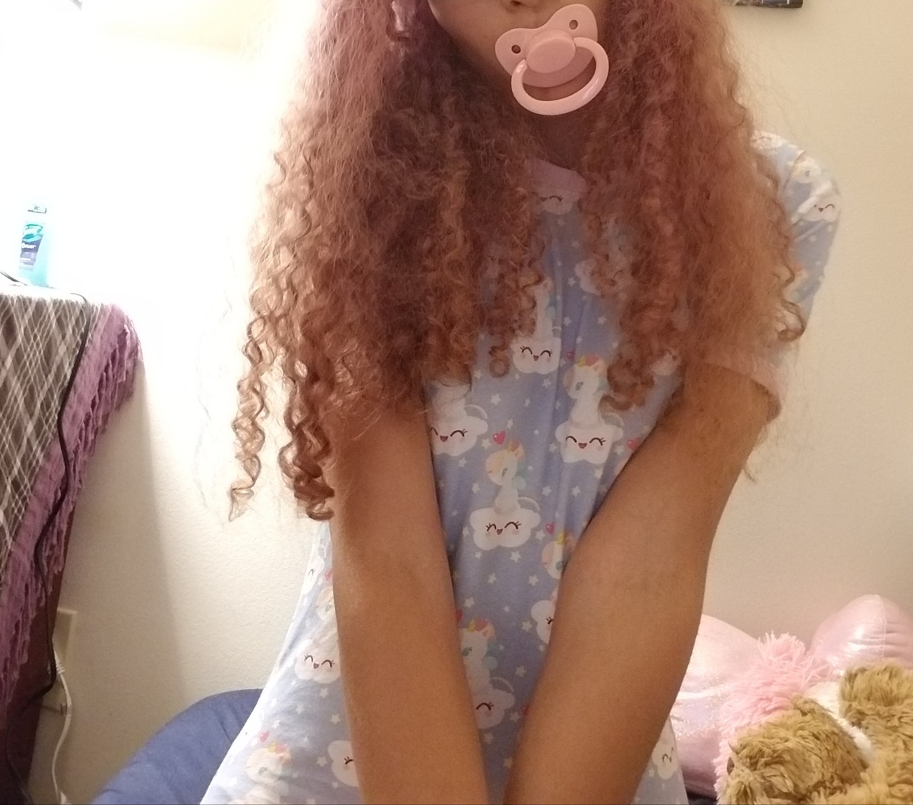 lilbabygirlcass: I’m not tired, so~ let’s stay up and play! Barnsie agrees! 🙈