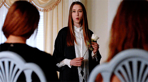 aquamzan:Taissa Farmiga as Zoe Benson in American Horror Story: Apocalypse.Omg!!!!!