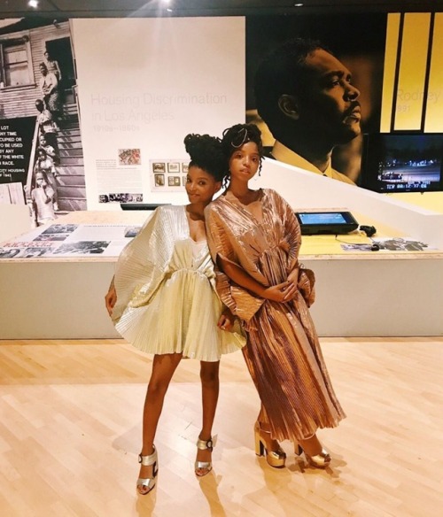 chloexhalledaily:Chloe x Halle attend the Wearable Art Gala at California African American Museum on