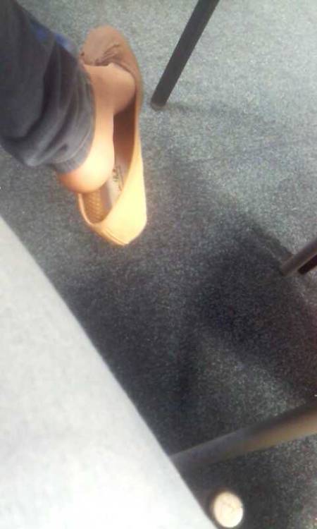 someoneinspace: In the libary :)))
