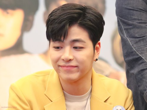 180225 iKON Ju-neat Fansigning Event in Bundang© aloha sweetdo not edit, crop, or remove the waterma