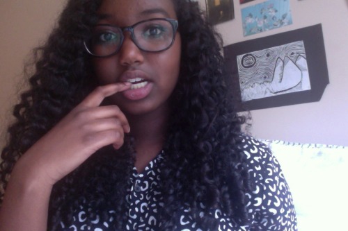 somalihottiee: thnk u to my boo ortschool for tagging me in the 6 selfie thing since today is my 17t