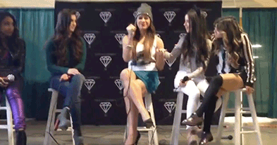 manikorbae:comforting dinah: then and now