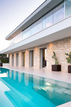 livingpursuit:  House Lombardo | Source