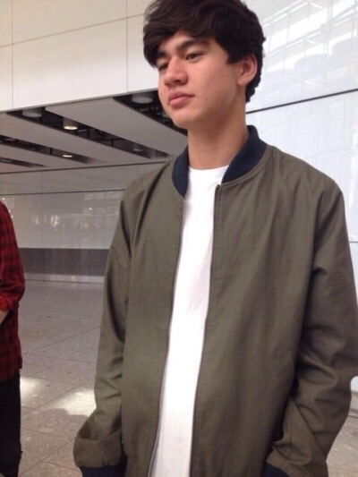 happyluek:  cal looks warm and soft. I want to hug him
