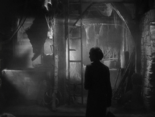 visionsoflight:Young and Innocent・ ・ ・Director: Alfred HitchcockDirector of Photography: Bernard Kno
