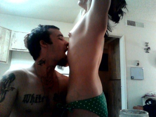 idreamofdilaudid:  having sexy topless fun while we stay up to camp out in front of the methadone clinic weeee 