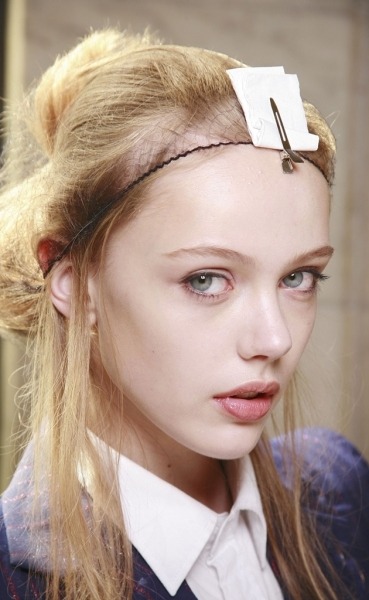 queenfrida:  Frida Gustavsson backstage at Jill Stuart Spring/Summer 2010 Ready-to-wear