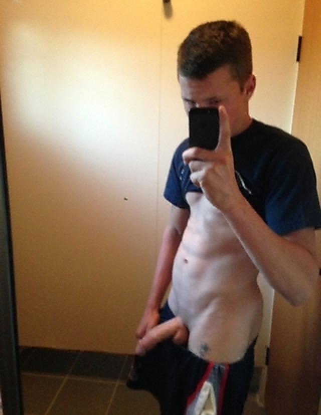 therealmencollection: Cut Aussie Teen   Lucky lad