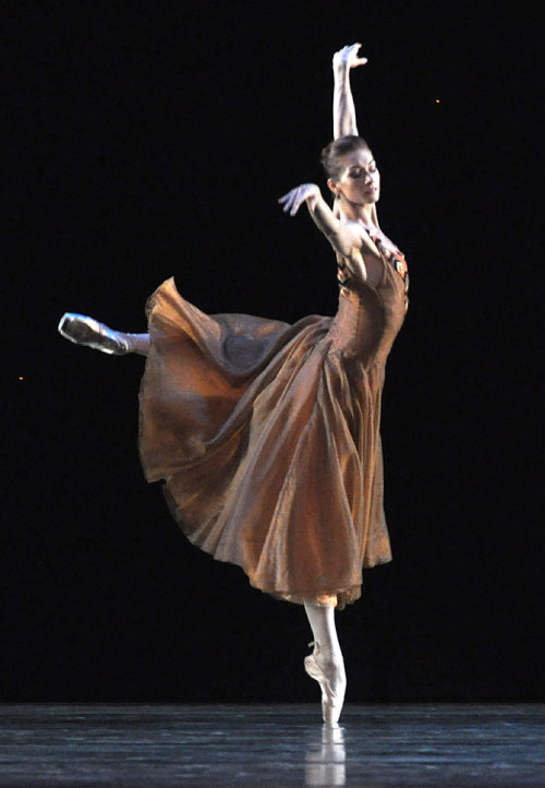 loverussianballet: Ekaterina Kondaurova Mariinsky Ballet - Jerome Robbins ‘In the Night’