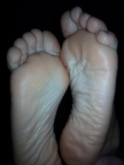 toered:  Perfect feet 