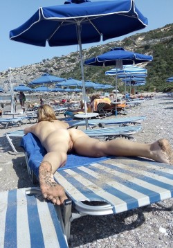 feofed:Nude beach