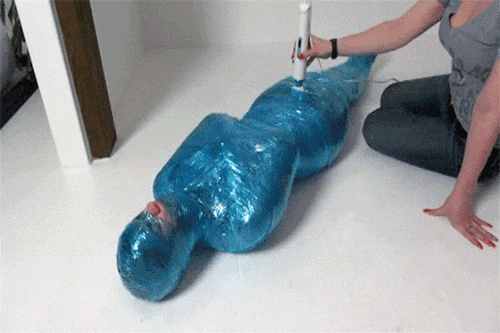 strappyskink:  if you dont orgasm within the next 30 seconds I’m wrapping the rest