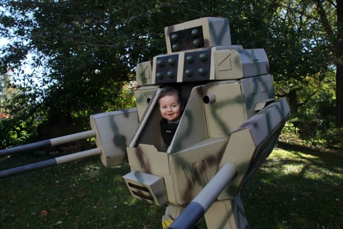 slayer-slayer-slayer:  cubebreaker:When Ryan Bowen learned he was having a son, naturally his next move was to begin planning what would become this incredible father/son MechWarrior costume.  a weapon to surpass metal gear