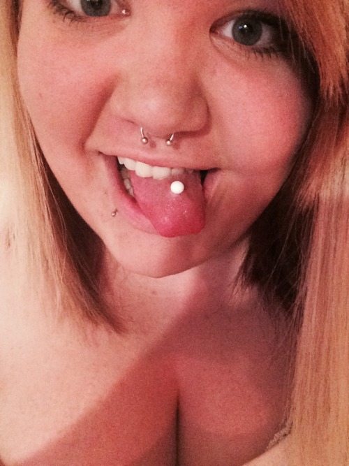 shellyambr:  Uhm. Guys. I feel really pretty tonight.  Your gorgeous