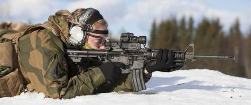 canadian-carbine:  Norwegian Jegertroppen - The world’s first all-female special forces unit. Jegertroppen which means “Hunter troops,” were created in 2014 and were visualized as a  solution to the growing need for female special operations soldiers,