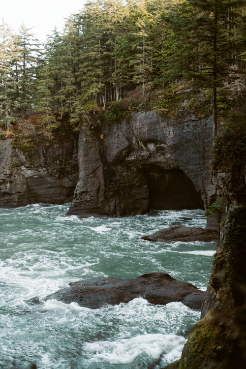 greenmountainwitch:  Sea caves