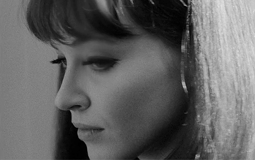 theroning:Anna Karina in Alphaville (dir. by Jean-Luc Godard, 1965).