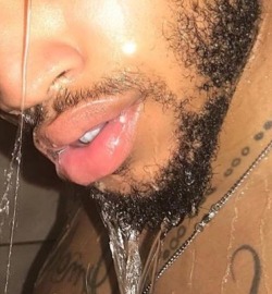 kissjaycouture:  Lips Lips &amp; More Lips 👄🌊💦👅