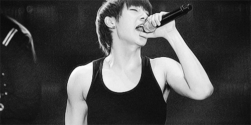 osoryus-blog:        148/∞ Infinite b&amp;w gifs       