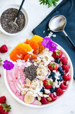 hoardingrecipes:    Berry Banana Smoothie Bowl