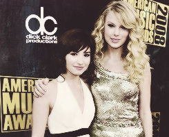  "@ddlovato: Breathe - Taylor Swift""@taylorswift13: @ddlovato I love you!" 
