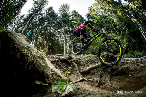 bikefanatix: Excellent shot by PinkBike