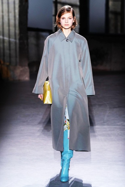 couture-day: Fall/Winter 2019-20 Dries Van NotenPhotos: Alessandro Lucioni / Gorunway.com via Vogue