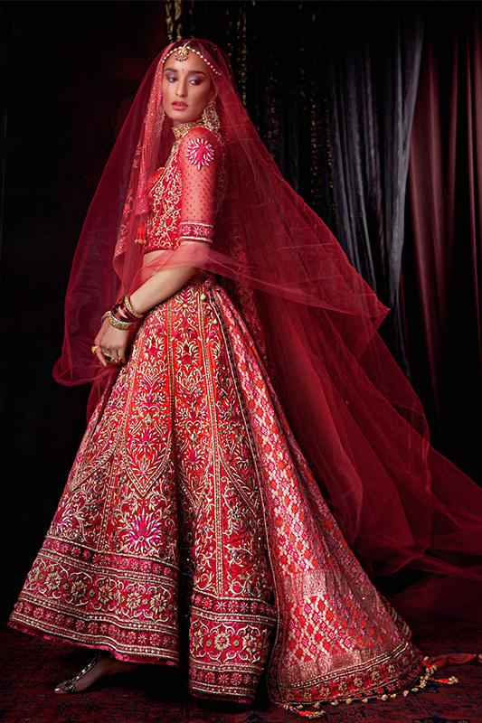 beautifulsouthasianbrides:  Outfits by:Tarun Tahiliani 