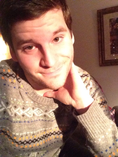 yetanothertaylor:  Merry Christmas to my wonderful followers.  Thanks for putting up with my excessive selfies :P