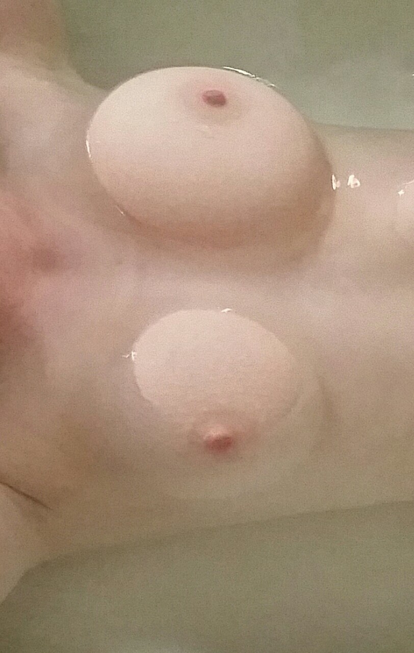 Firm Bodies and Voluptuous Hotties