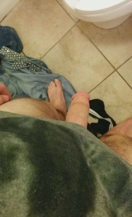 exposedsnapboys:  Colton. This is another guy I got on my own. He’s pretty old but I figured that you guys should see some of my previous guys haha.   Videos of him will be posted to my Twitter soon.