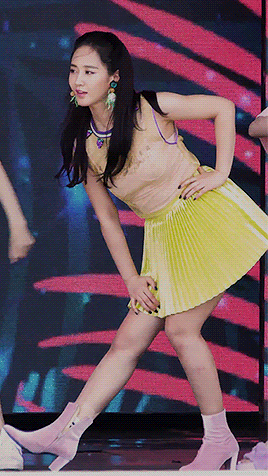 panda-yul:cute yuri during practice