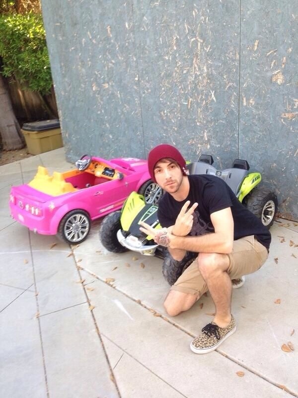 ms-periwinkle:  Alex Gaskarth 