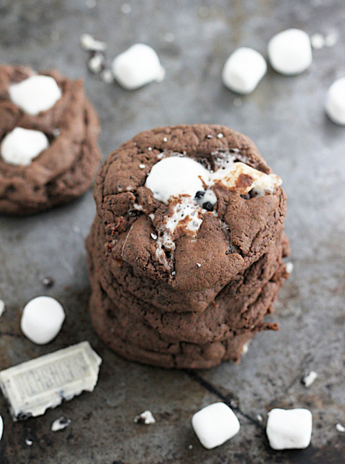 Chocolate Cookies n’ Cream Marshmallow Cookie