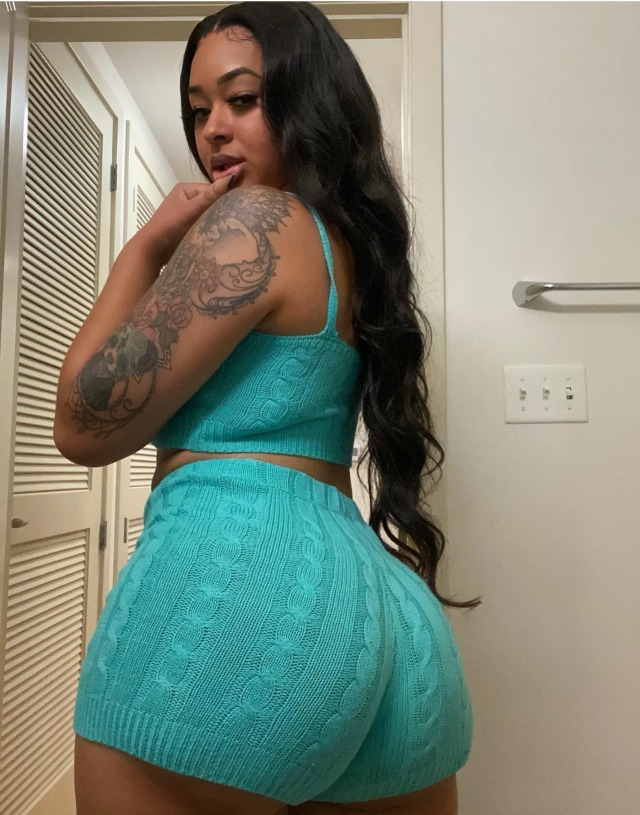 pu69yconnoisseur2:😻Slim Thicc Yellowbone