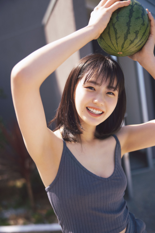 soimort48:  瀧野由美子 1st写真集 「君のことをまだよく知らない」  https://www.amazon.co.jp/dp/4065257026/