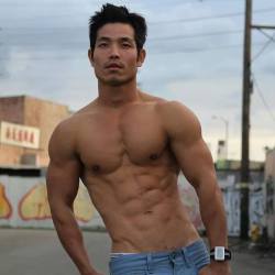 evianguy:  Hawt Asian Studs! 