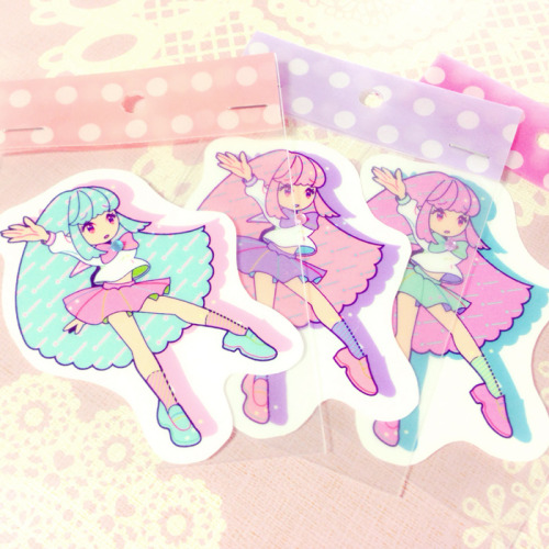 0t0e: 【ラインストーン付きパステルガールクリアステッカー】pastel girl crear sticker パステルカラーな制服の女の子のクリアステッカーが自家通販・minne他にて販売中です