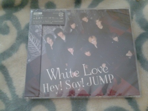 All 3 editions of the White Love single have come in! I’m super excited for them!! The notebook that