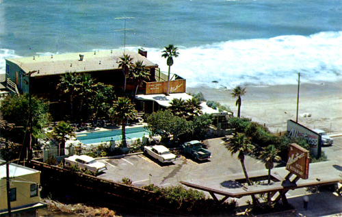 westside-historic:  The Albatross hotel and restaurant at 21202 Pacific Coast Highway in Malibu, Calif., in the 1960s.Source: malibupinklady.com