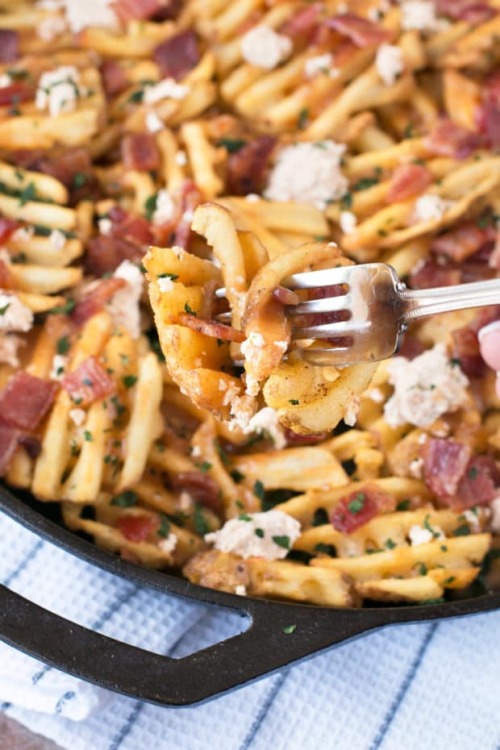 guardians-of-the-food:Waffle Fry Spicy Pepper Bacon Poutine