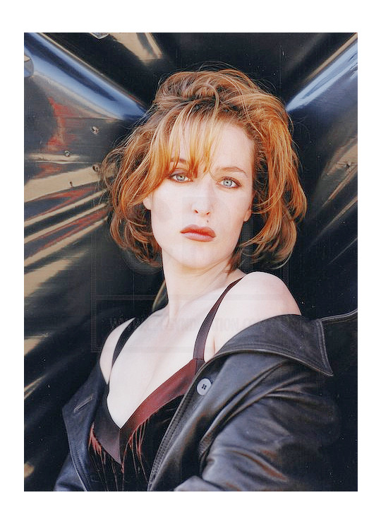 qilliananderson:Gillian Anderson by Andrew Southam 1997.